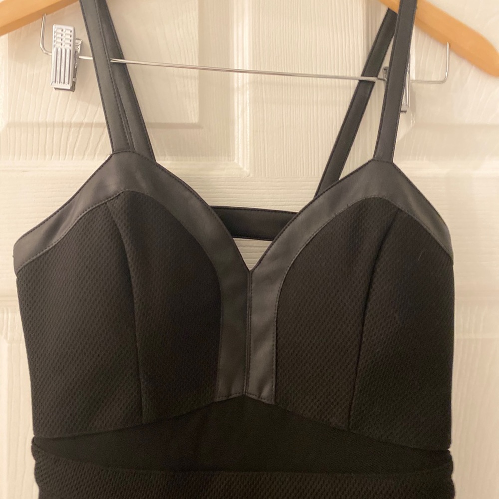 Bebe black dress (The little black dress). - Picture 3 of 9